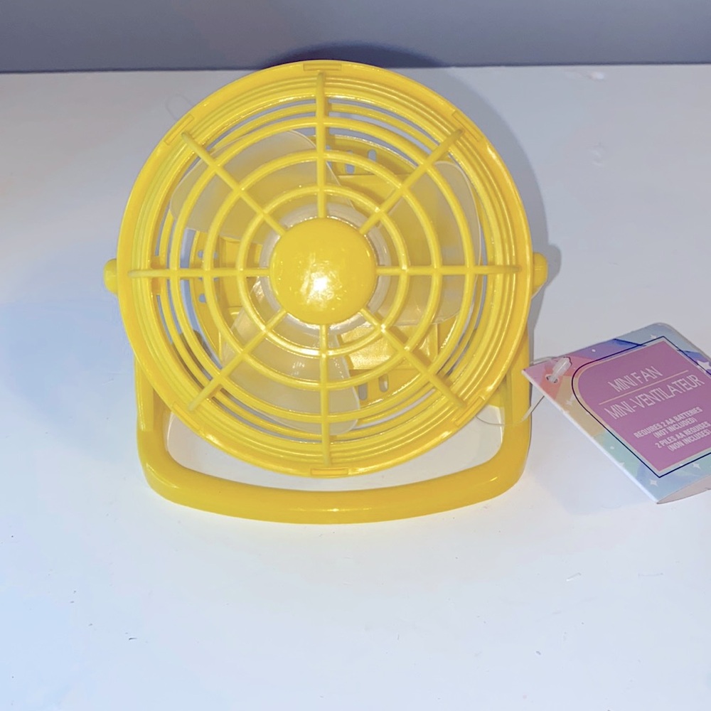 3/$15 Mini Desk Top Fan